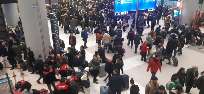 Yardım gönüllüleri İstanbul Havalimanı'na akın etti