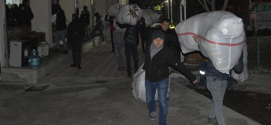 Manisa'dan deprem bölgesine 1 tır yardım malzemesi gönderildi