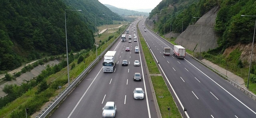 Deprem nedeniyle trafiğe kapanan yollar açıldı