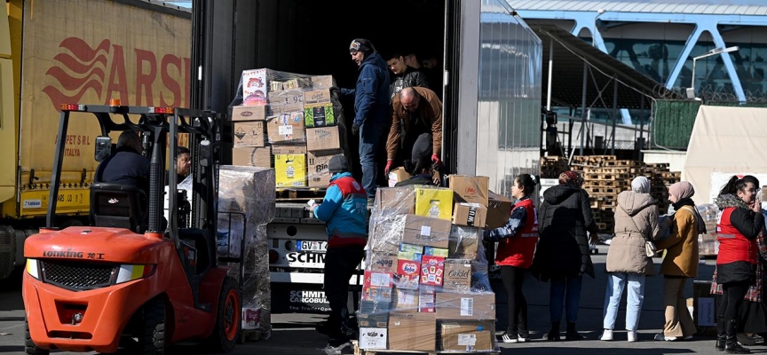 Van'dan deprem bölgesine 703 destek personeli gönderildi