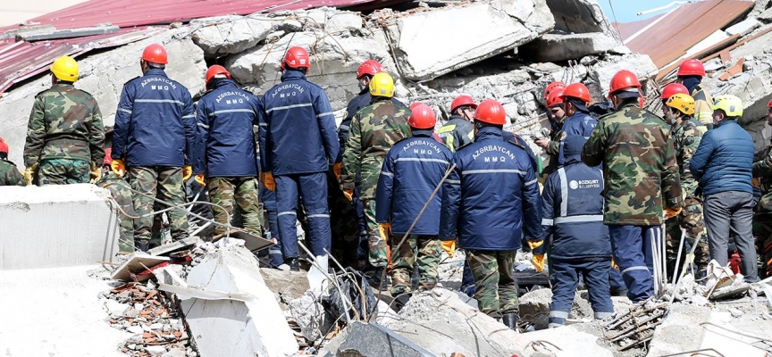 Uluslararası yardım ekiplerinin deprem bölgelerindeki faaliyetleri sürüyor