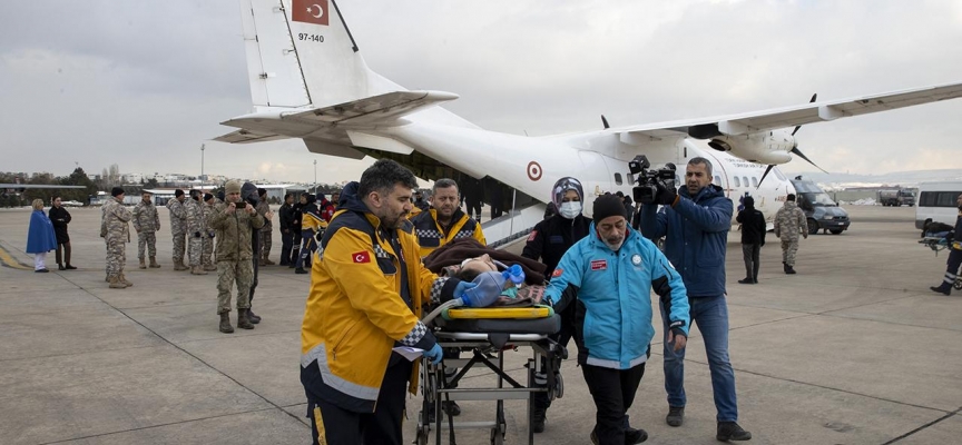 Uçak ambulanslar 900'ün üzerinde yaralıyı taşıdı