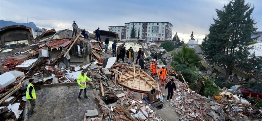 Avrupalı ekipler kurtarma çalışmalarına devam ediyor