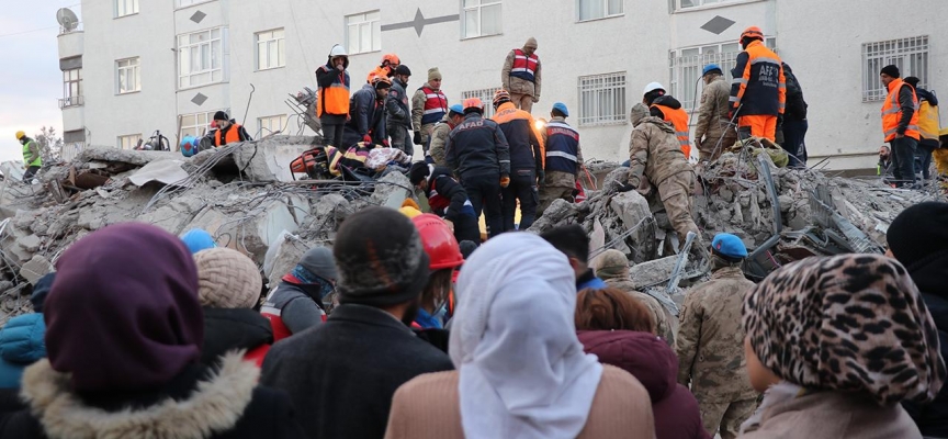 Hatay'da kadın futbolcu Verda Demetgül depremde hayatını kaybetti