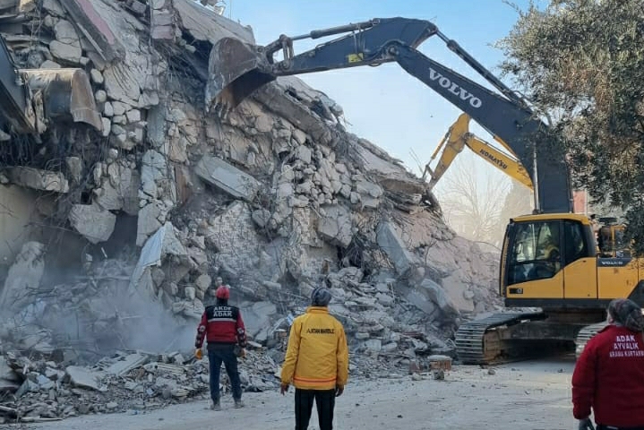 Başbakanlık: Hatay’da 2 kardeşimizin daha naaşına ulaştık