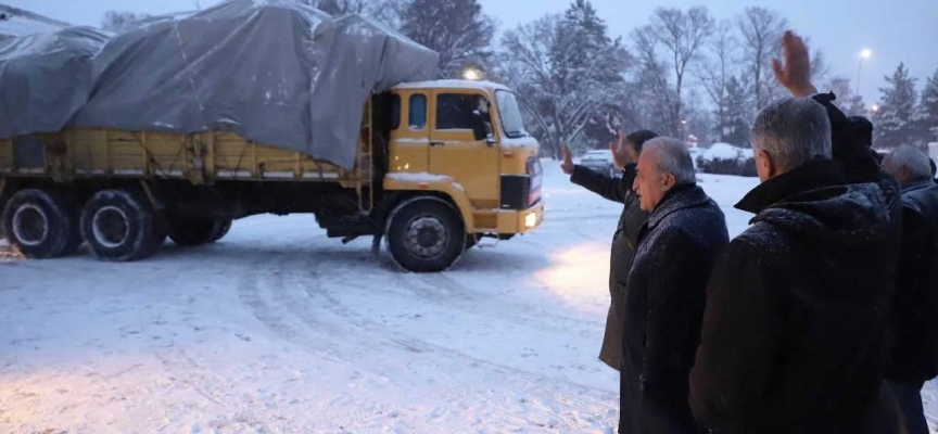 Erzurum'dan deprem bölgesine yardımlar sürüyor