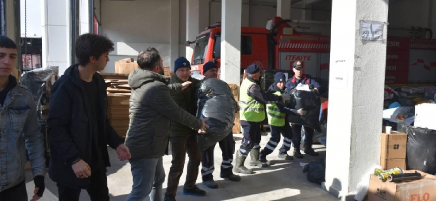 Balıkesir'den deprem bölgesine 500 yardım tırı gönderildi