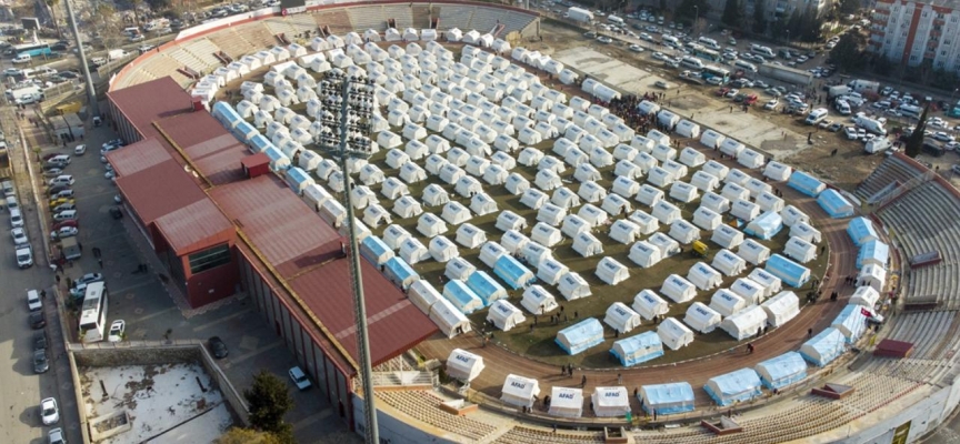 Kilis'te AFAD tarafından depremzedelere çadırlar kuruluyor