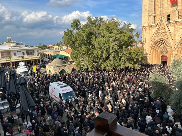 Adıyaman’da hayatını kaybeden öğretmen ve 5 öğrencisi son yolculuklarına uğurlandı