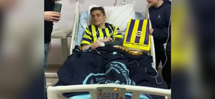 Fenerbahçeli futbolculardan depremzede Kamilcan'a destek