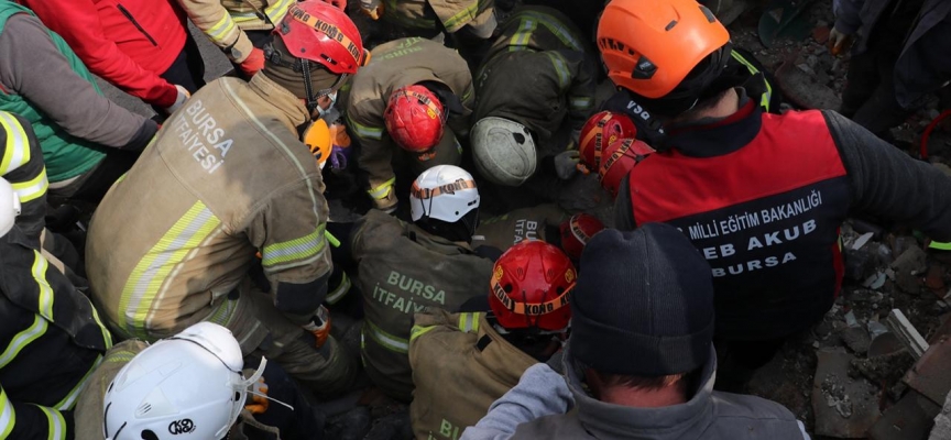 MEB'in 5 bin kişilik AKUB ekibi de arama kurtarma çalışmalarına destek veriyor