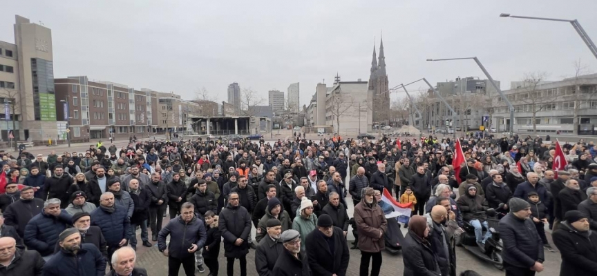 Hollanda’da, Türkiye'deki depremzedeler için anma ve dayanışma günü düzenlendi