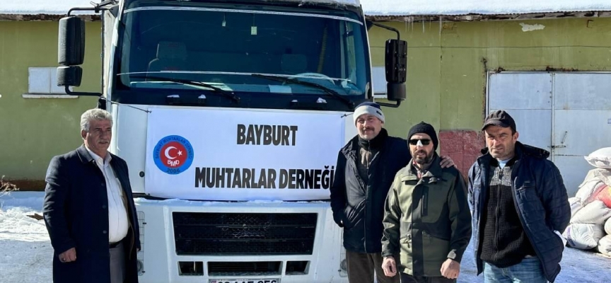 Bayburt'ta köy ve merkez mahalle muhtarlarının deprem bölgesine yardımları sürüyor