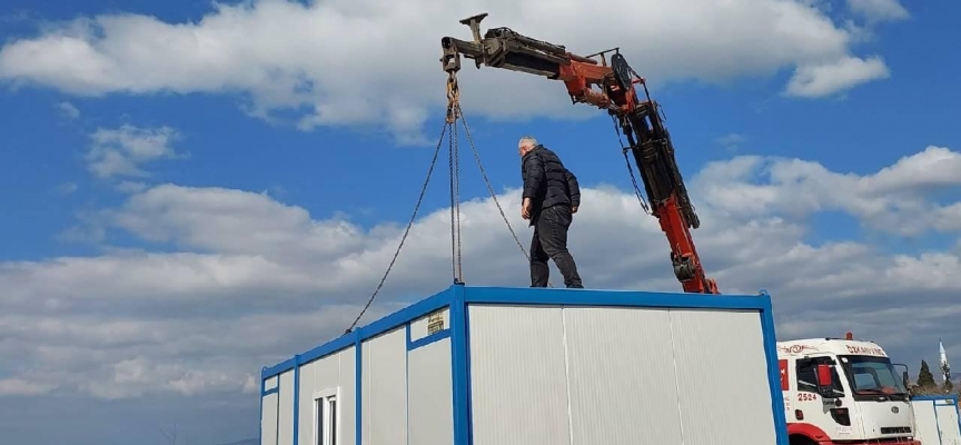 Manisa'da 17 konteyner evi depremzedeler kullanacak