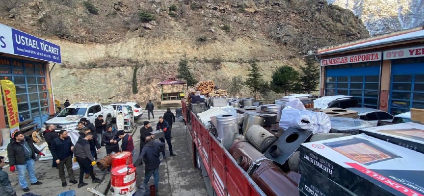 Artvin'den deprem bölgesine yardım seferberliği devam ediyor