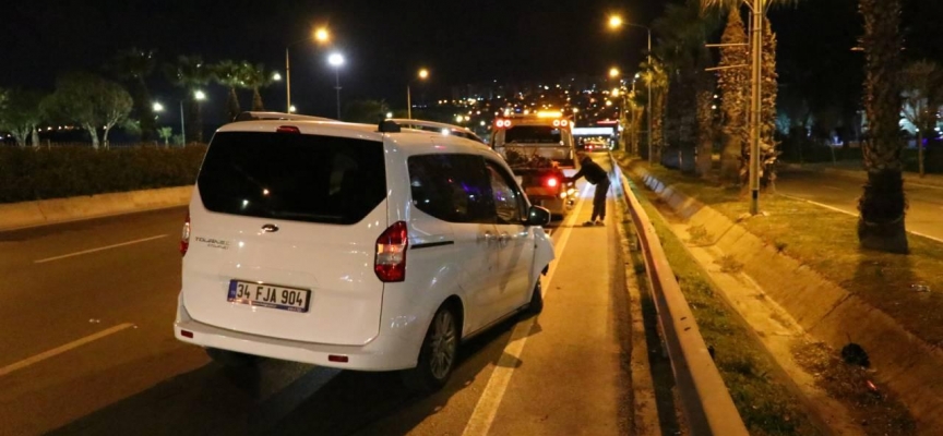 İzmir’de hafif ticari araç ile motosiklet çarpıştı: 1 ölü