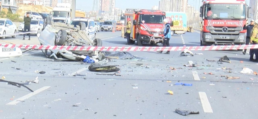 Başakşehir'de trafik kazası: 1 ölü, 2 yaralı