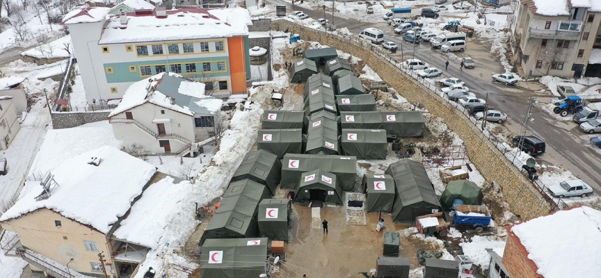 Deprem bölgelerinde 19 ülke 22 sahra hastanesi kurdu