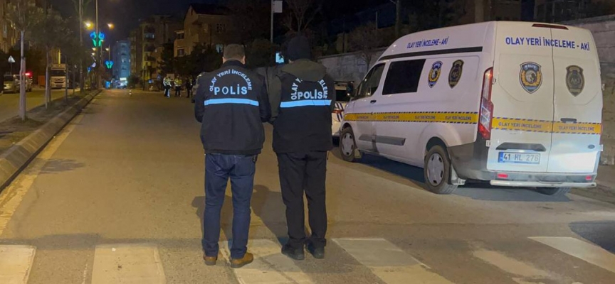 Kocaeli'de 'dur' ihtarına uymayan sürücü polise çarptı