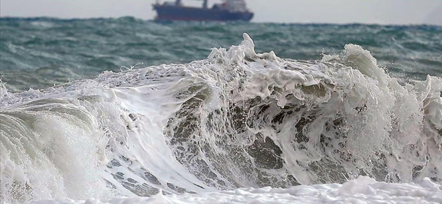 Deprem küçük tsunamilere neden oldu