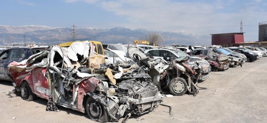 Kahramanmaraş'ta depremde zarar gören 761 araç otoparka çekildi