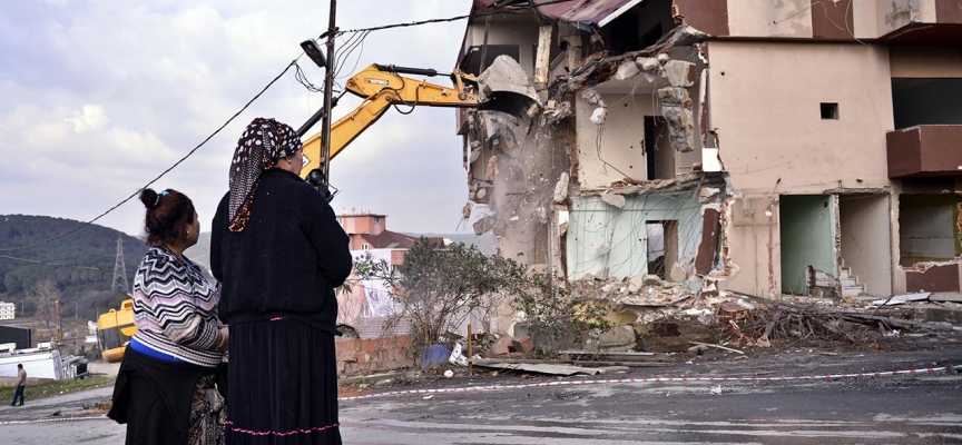 İstanbul'da riskli binalar belirlenen alanlara taşınacak