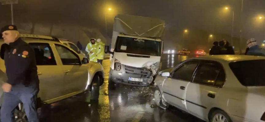 Arnavutköy'de trafik kazası: 3 yaralı