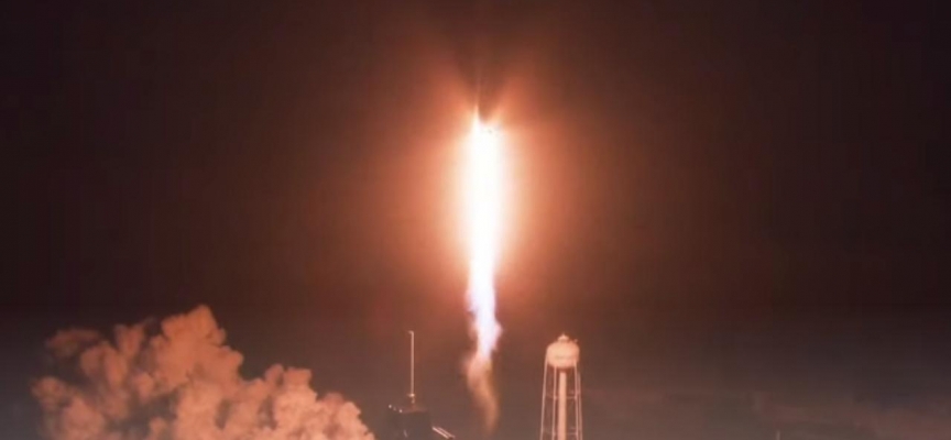 SpaceX 4 kişilik ekibi Uluslararası Uzay İstasyonu'na gönderdi