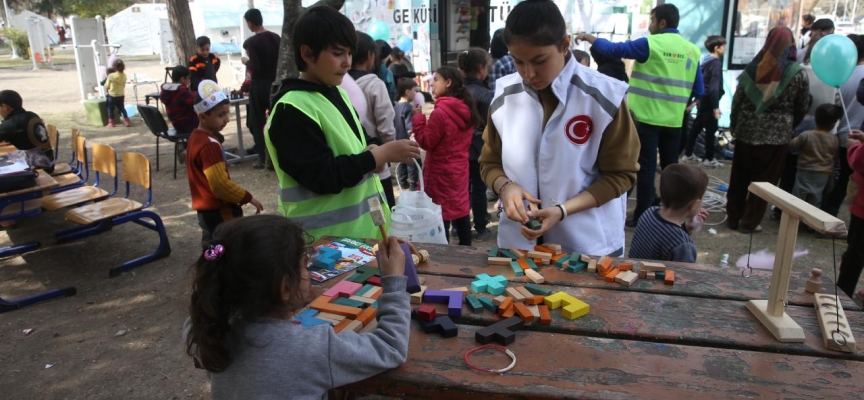 Afetin çocuklar üzerindeki etkisi azaltılmaya çalışılıyor