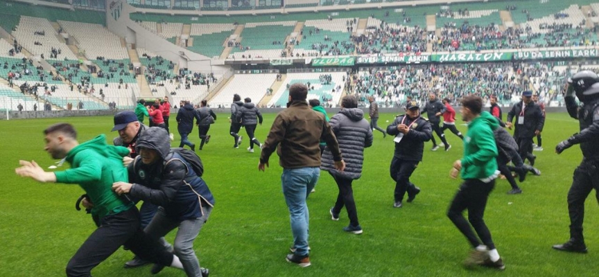 Bursaspor-Amed Sportif Faaliyetler maçında olaylar çıktı