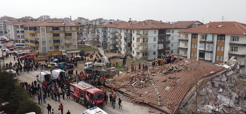 7,7 büyüklüğündeki depremin ilk anları itfaiye telsizinde