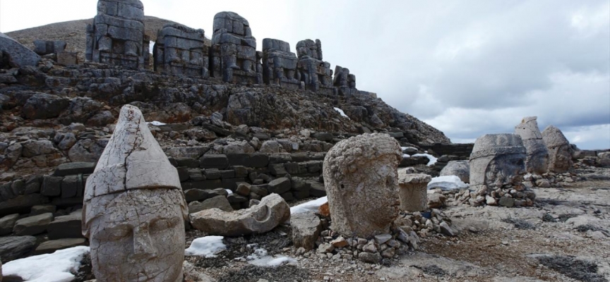 Nemrut Dağı'nın anıtsal heykelleri depremlerde zarar görmedi