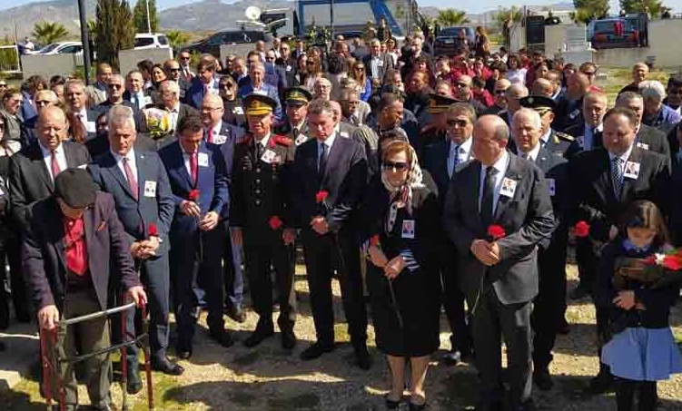 Eski başbakanlardan İrsen Küçük kabri başında anıldı