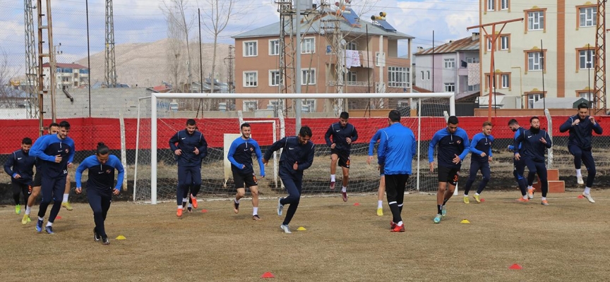 Deprem mağduru İskenderunspor hedef değiştirmedi