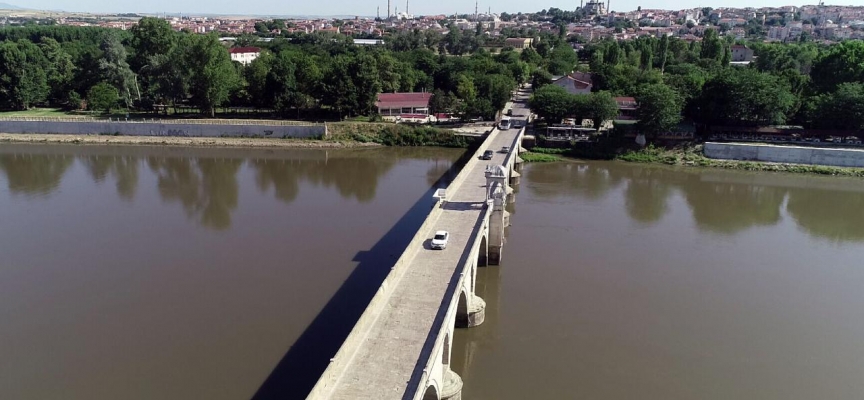 Hızlı tren çalışmaları nedeniyle kapatılan Tunca Köprüsü trafiğe açıldı