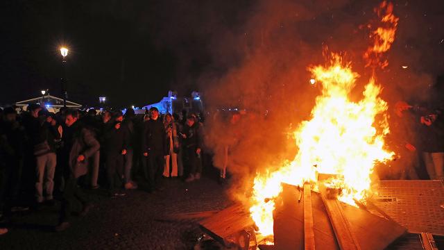 Paris’te emeklilik düzenlemesine tepkiler sürüyor