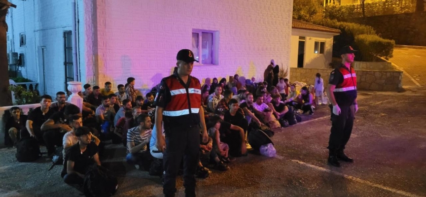 Bir haftada 300 düzensiz göçmen yakalandı