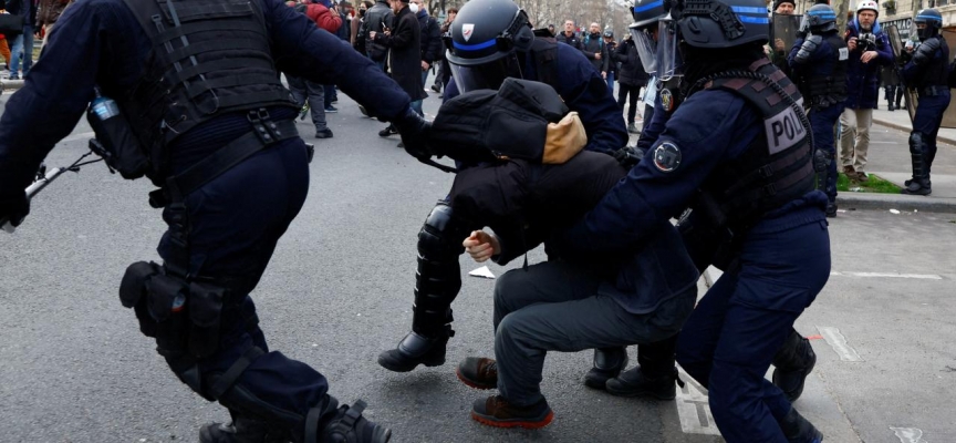 Fransa'da polislere 'orantısız şiddet' soruşturması