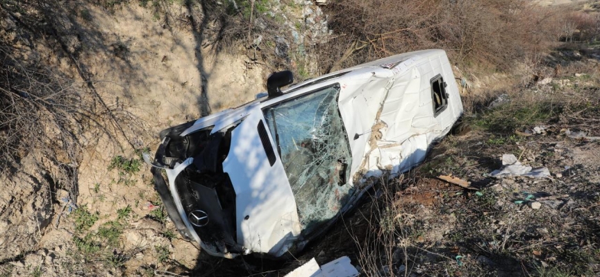 Malatya’da öğrenci servisi devrildi: 4’ü öğrenci 5 yaralı