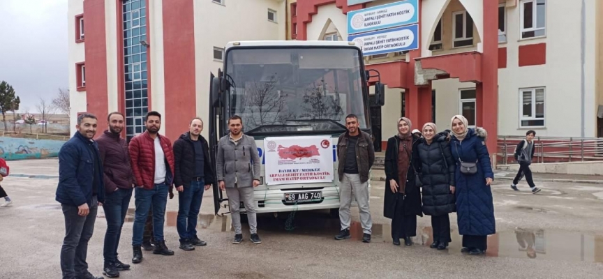 Bayburt'ta ortaokul öğrencilerinden deprem bölgesindeki okullara destek