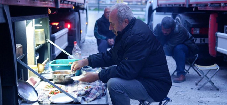 Kapıkule'de tır şoförlerinin iftar telaşı