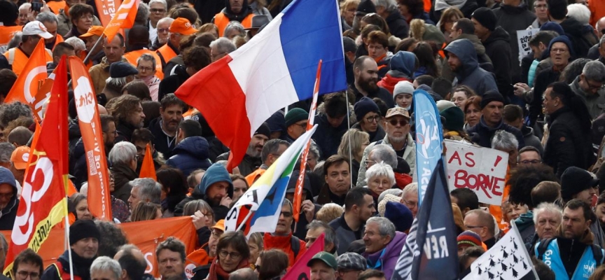 Fransa'da emeklilik reformu karşıtı kitlesel grevlerin 10'uncusu düzenleniyor