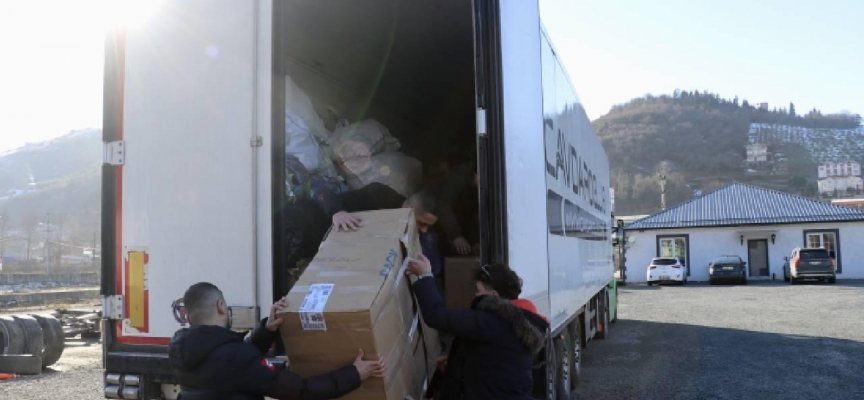Giresun'dan deprem bölgelerine 648 araçla yardım malzemesi sevk edildi