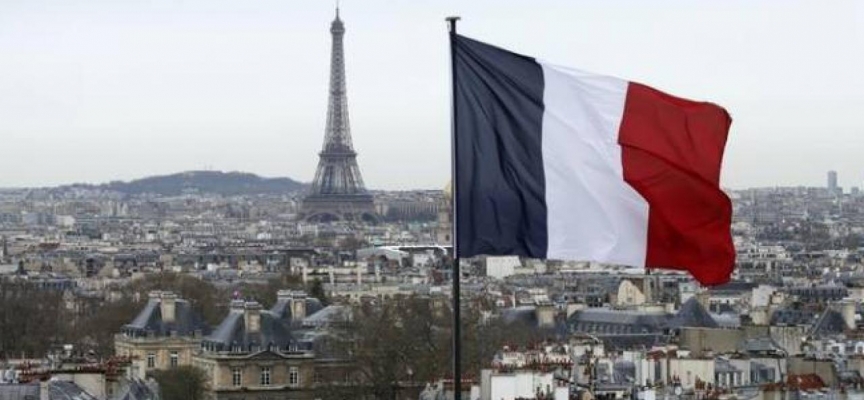 Fransa'nın Afrika politikasını eleştiren Afrika kökenli öğretmen 3 ay uzaklaştırma aldı