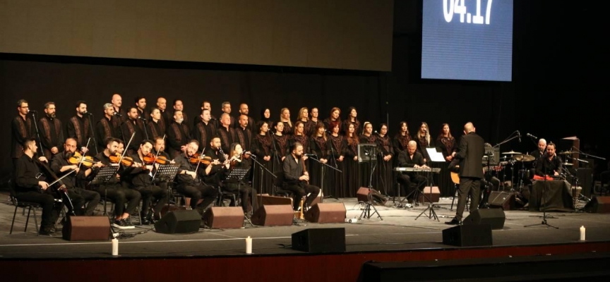 Depremlerde 7 üyesini kaybeden Antakya Medeniyetler Korosu konser verdi