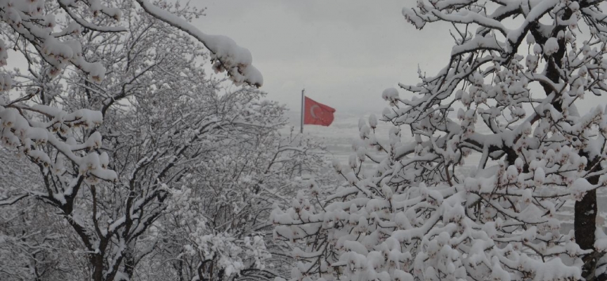 Kütahya'da kar etkili oluyor