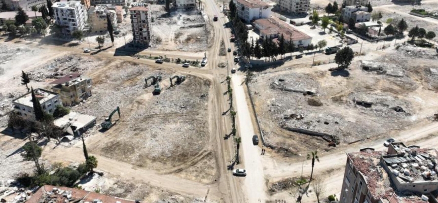 Hatay'da yıkım ve enkazların kaldırılması süreci hızla ilerliyor