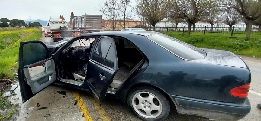 Manisa'da tırla çarpışan otomobilin sürücüsü öldü