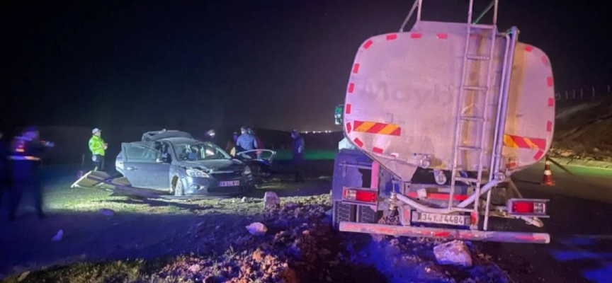 Kırklareli'nde tanker ile otomobilin çarpıştığı kazada 2 kişi öldü