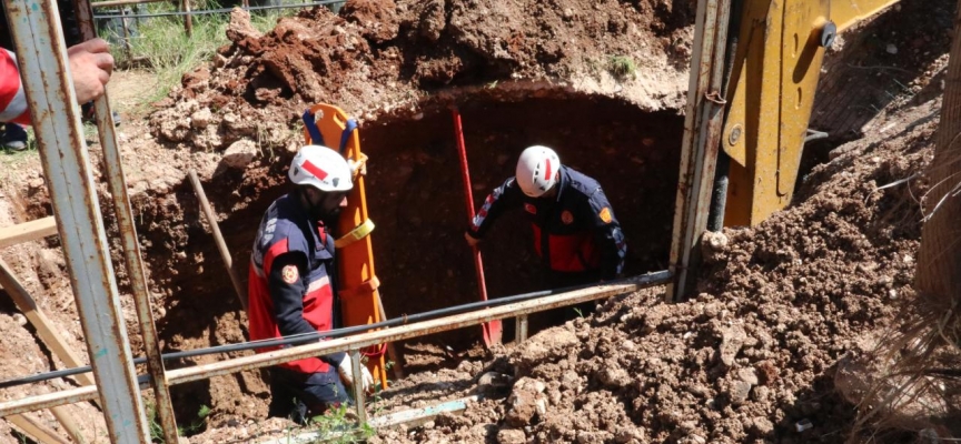 Şanlıurfa'da göçük altında kalan 4 işçi kurtarıldı